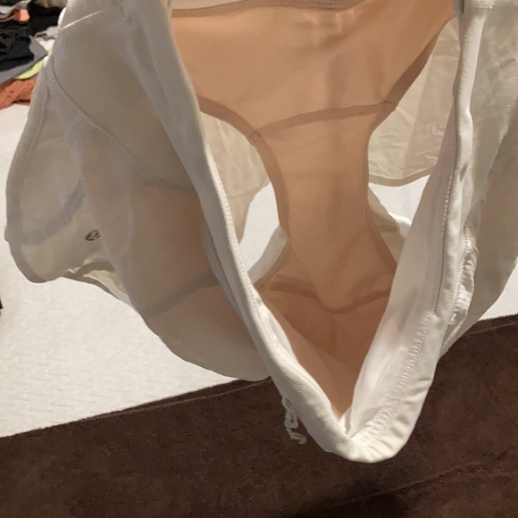 Lululemon running shorts - Picture 4 of 4